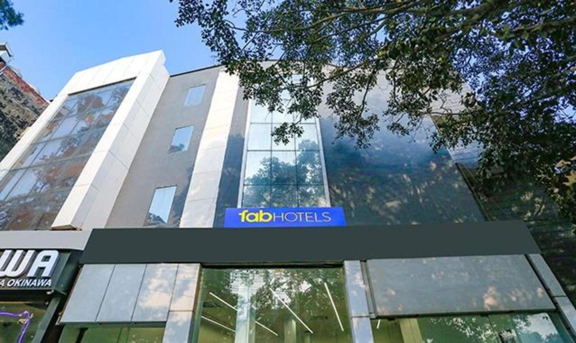Fabhotel Urban Residency Model Town Neu-Delhi Exterior foto